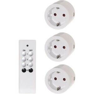 Etäohjattava pistorasia kauko-ohjain ja 3 pistorasiaa